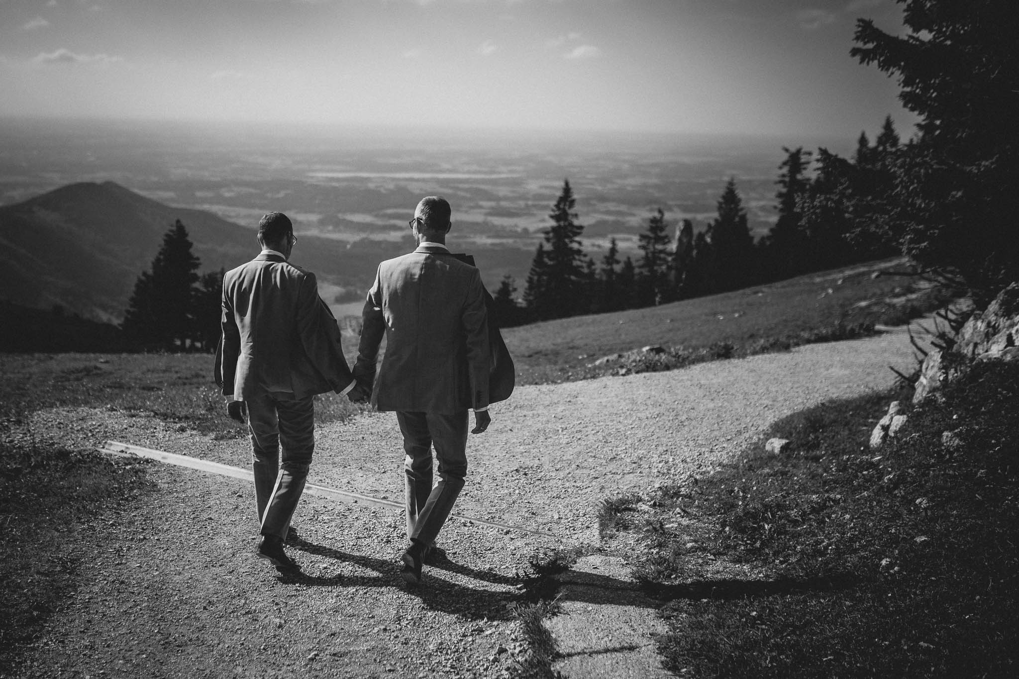 Hochzeitsfotograf Alpen, Chiemgau: freie Trauung von Dennis & Dirk 56