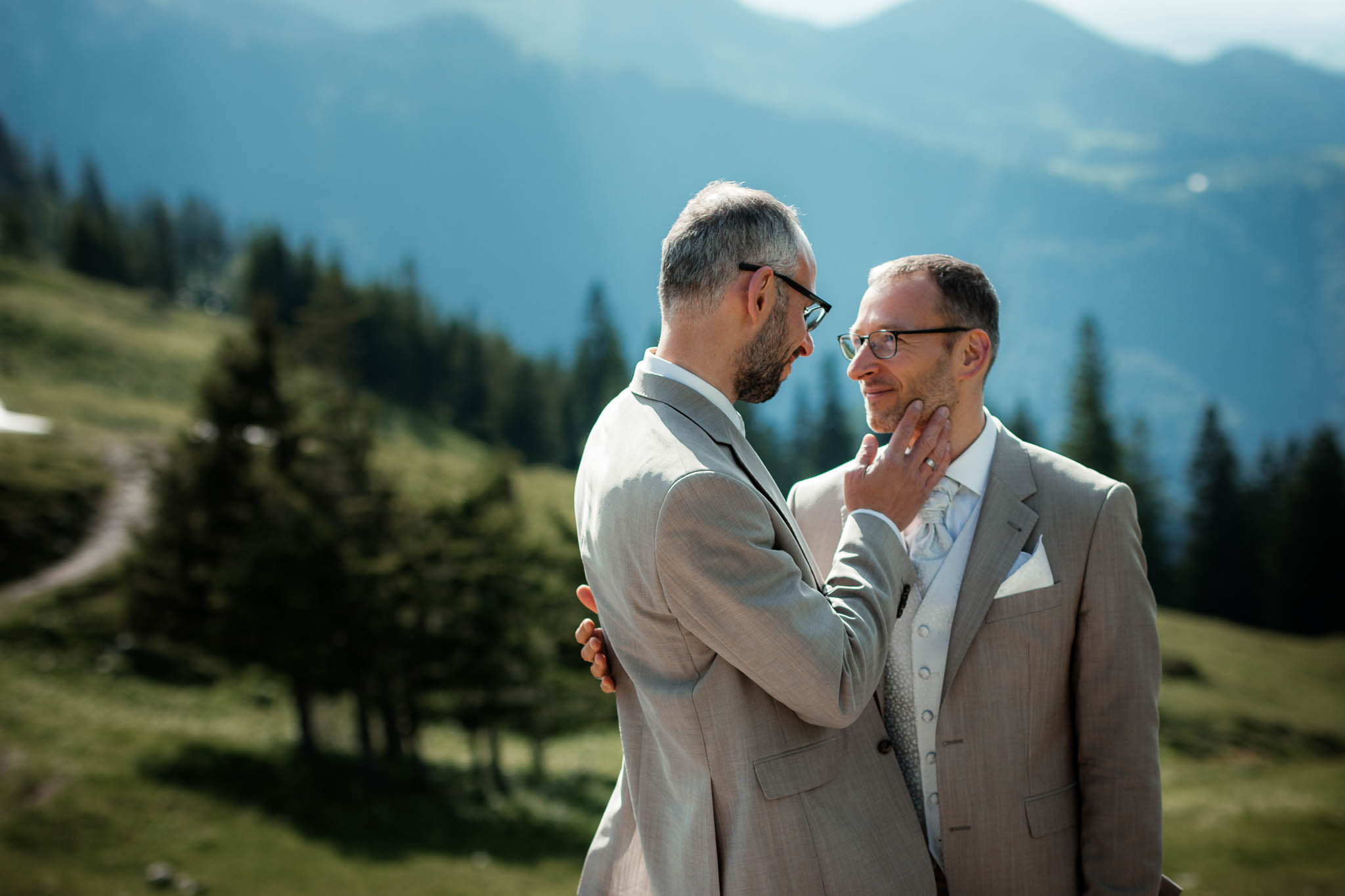 Hochzeitsfotograf Alpen, Chiemgau: freie Trauung von Dennis & Dirk 54