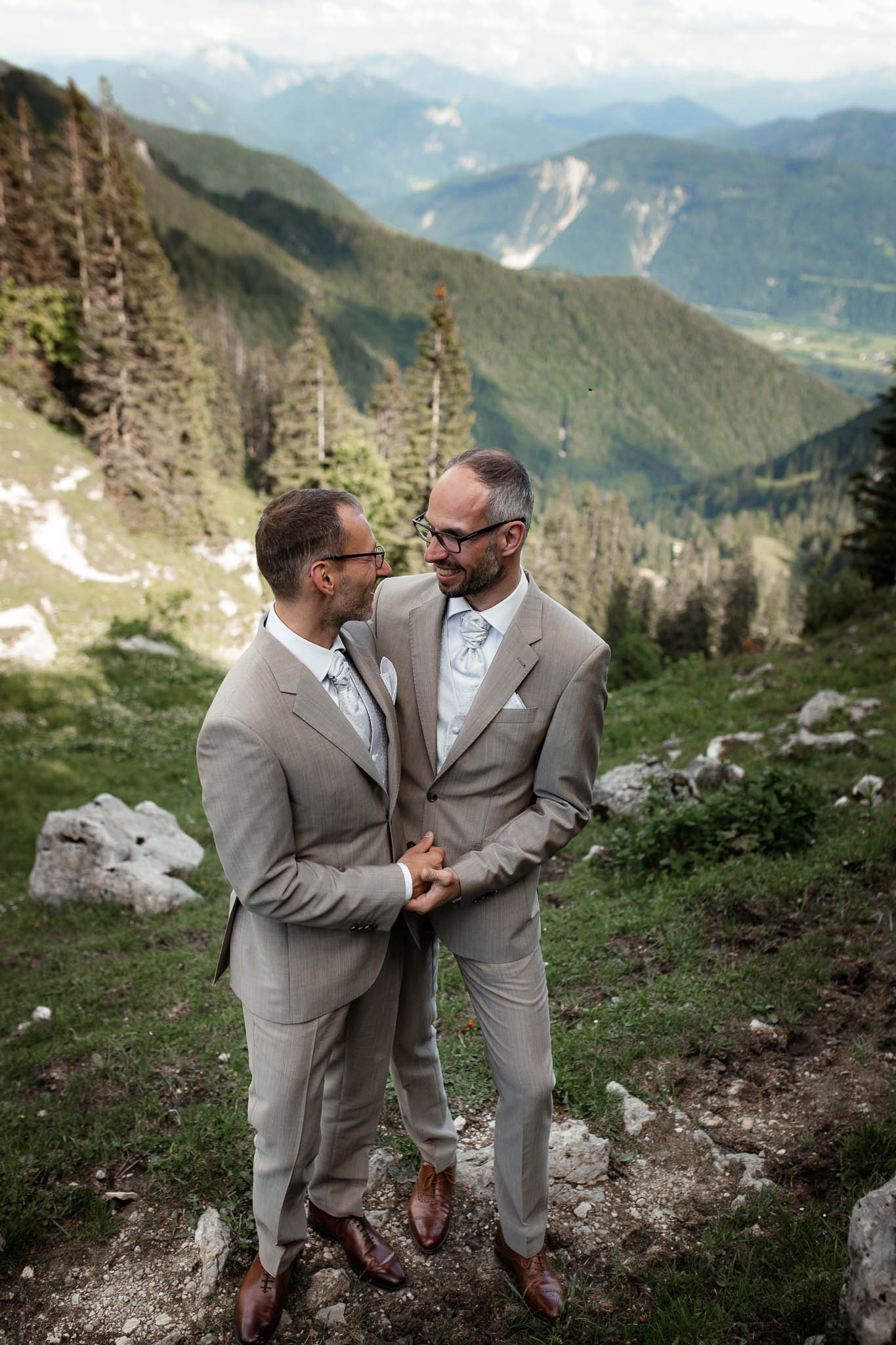 Hochzeitsfotograf Alpen, Chiemgau: freie Trauung von Dennis & Dirk 60