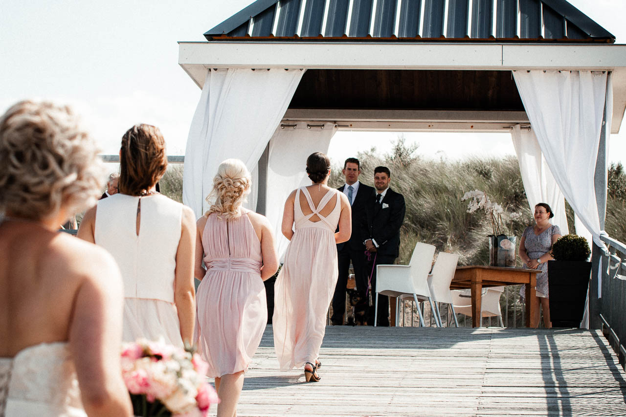 Hochzeitsfotograf Renesse, Holland: Lisa & Michael heiraten mit einer freien Trauung am Strand 31