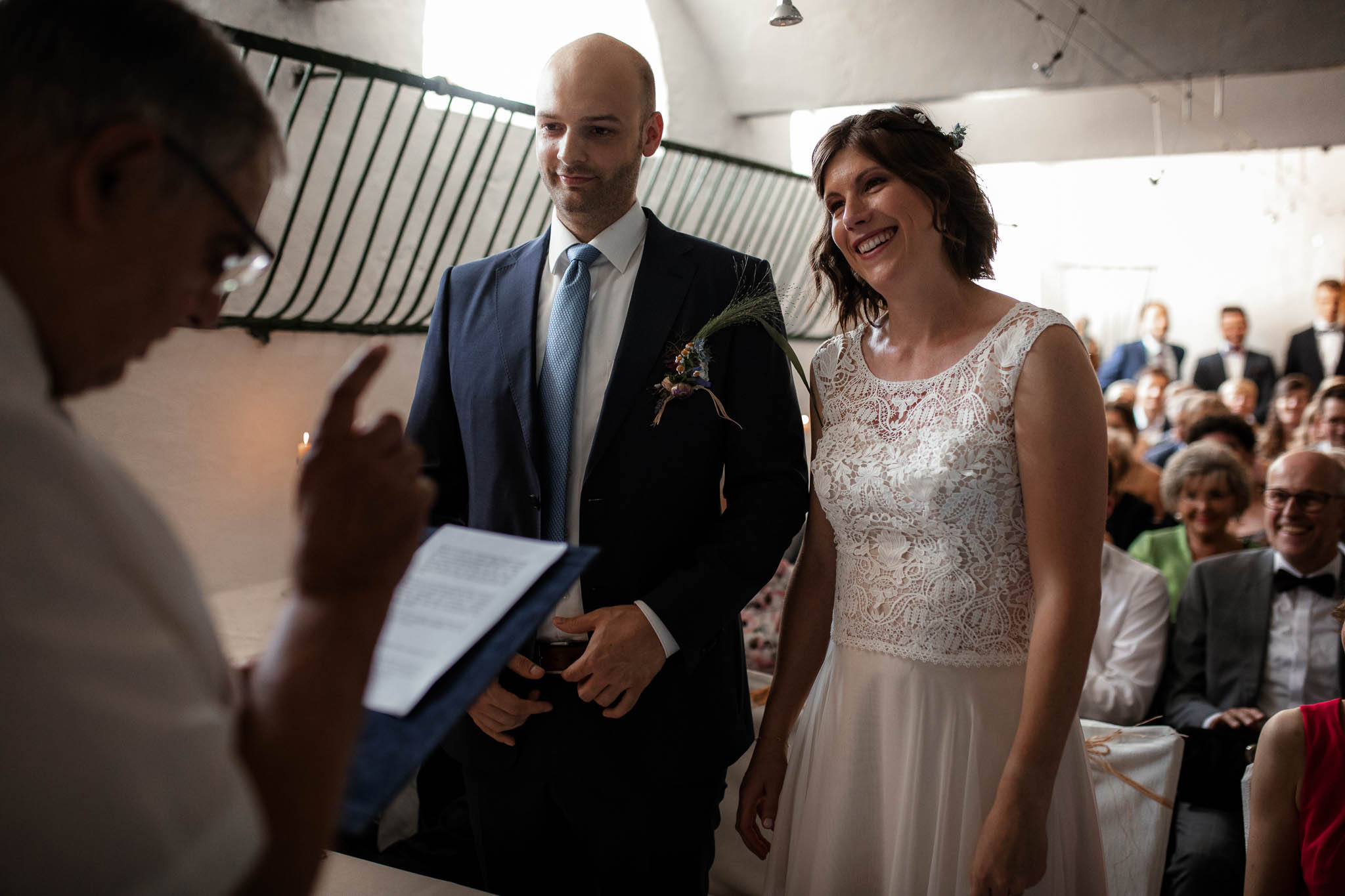 Die Hochzeitsscheune in Guntersblum: Ina und Johannes kurz nach dem Ja-Wort.