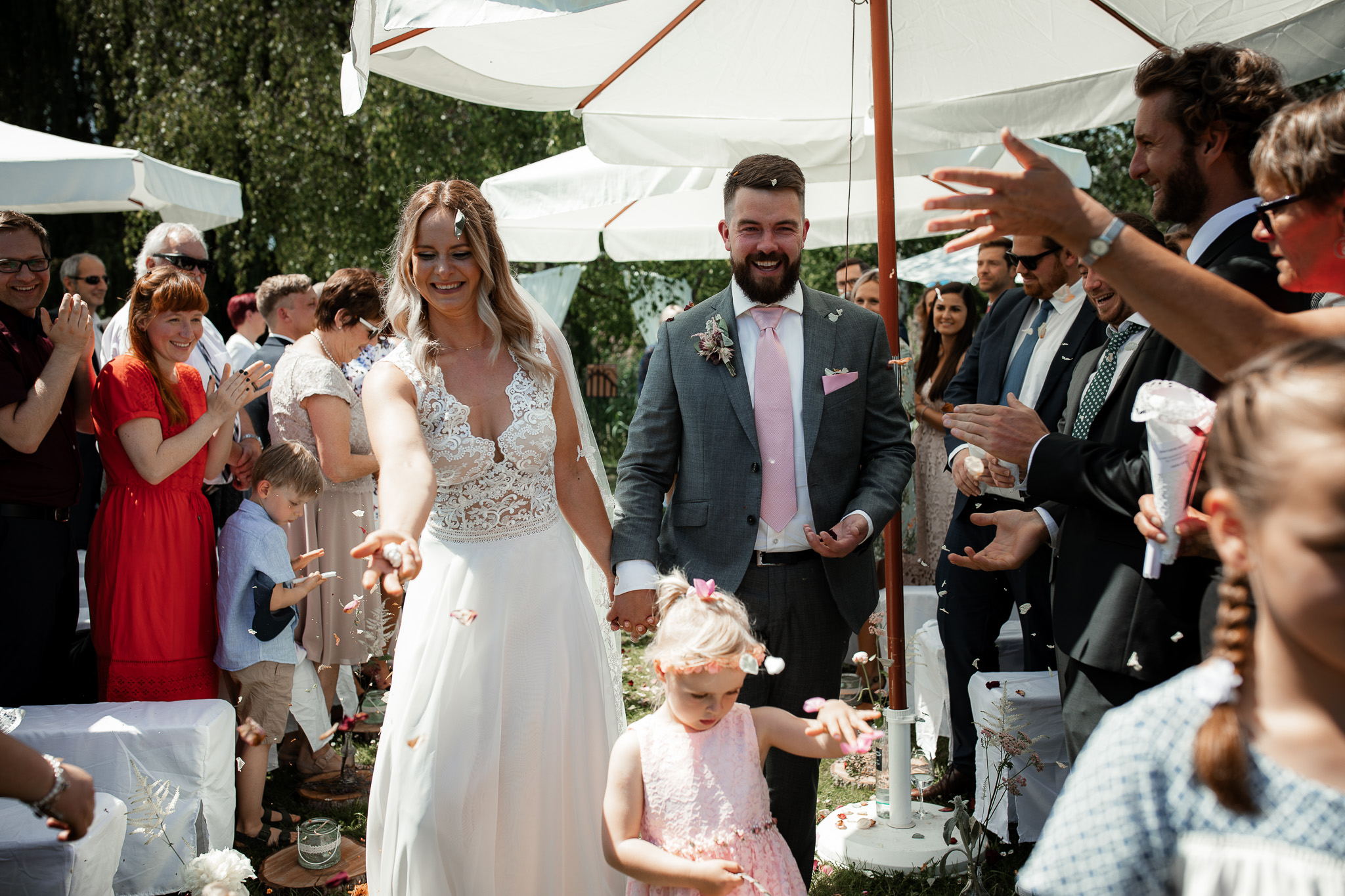 Als Hochzeitsfotograf in Eltville - Freie Trauung im Weingut Baron Knyphausen 27