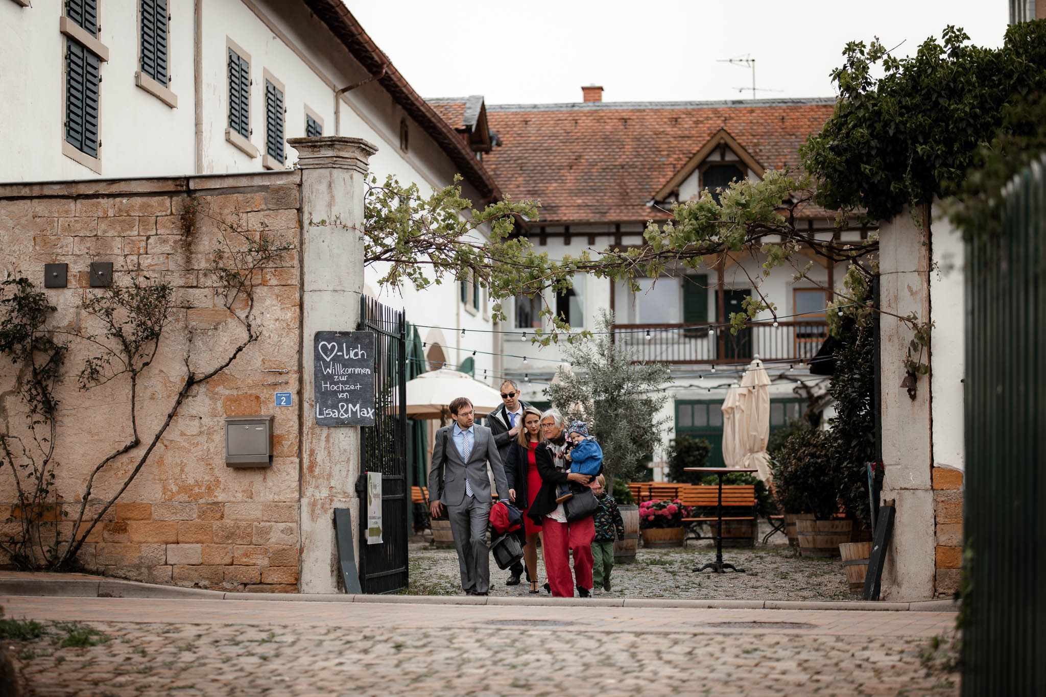 Als Hochzeitsfotograf im Hofgut Ruppertsberg: Hochzeit von Lisa und Max mit freier Trauung 9