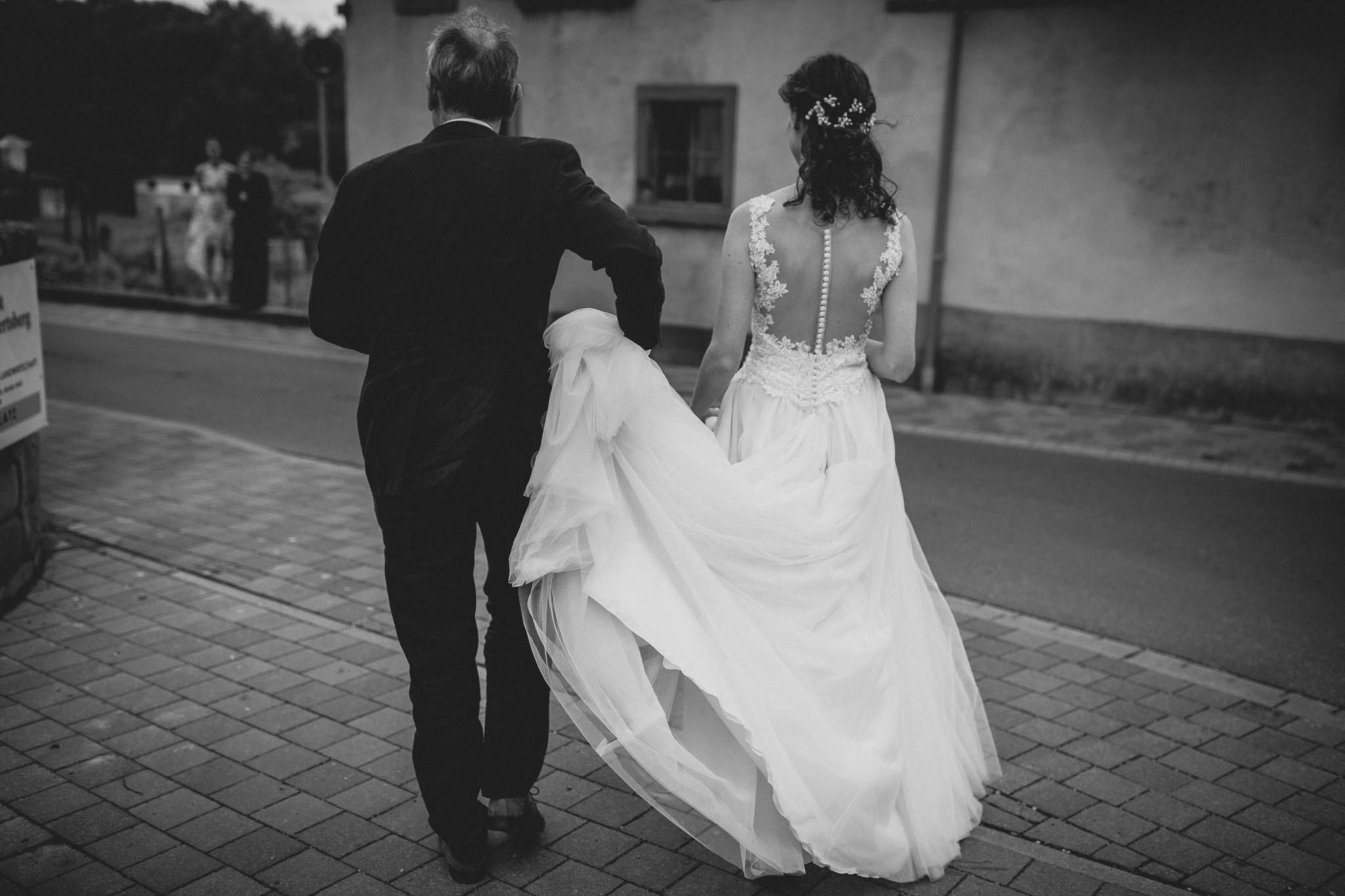 Als Hochzeitsfotograf im Hofgut Ruppertsberg: Hochzeit von Lisa und Max mit freier Trauung 15