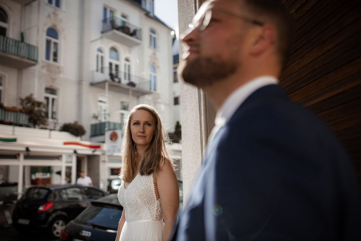 Hochzeitsfotos Wiesbaden - After-Wedding-Shooting mitten in der Stadt 9