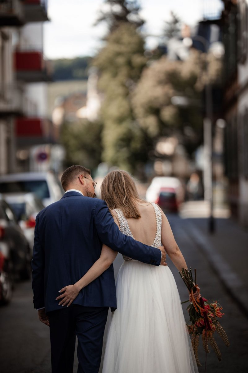 Hochzeitsfotos Wiesbaden - After-Wedding-Shooting mitten in der Stadt 22