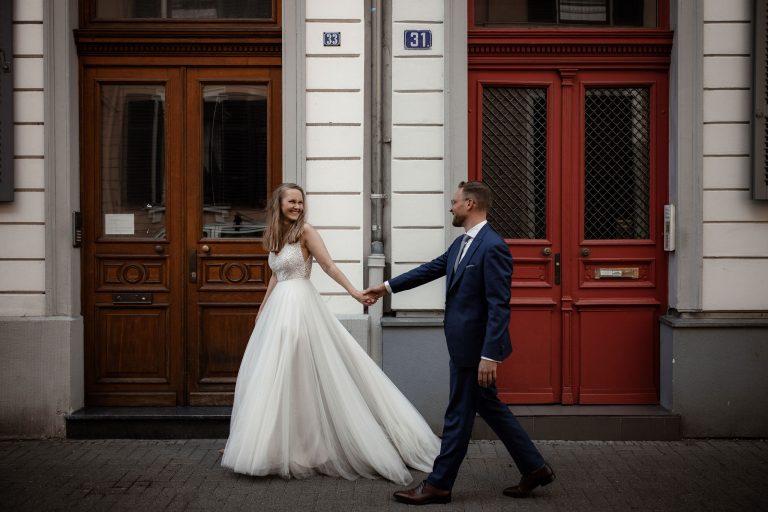 Hochzeitsfotos Wiesbaden – After-Wedding-Shooting mitten in der Stadt