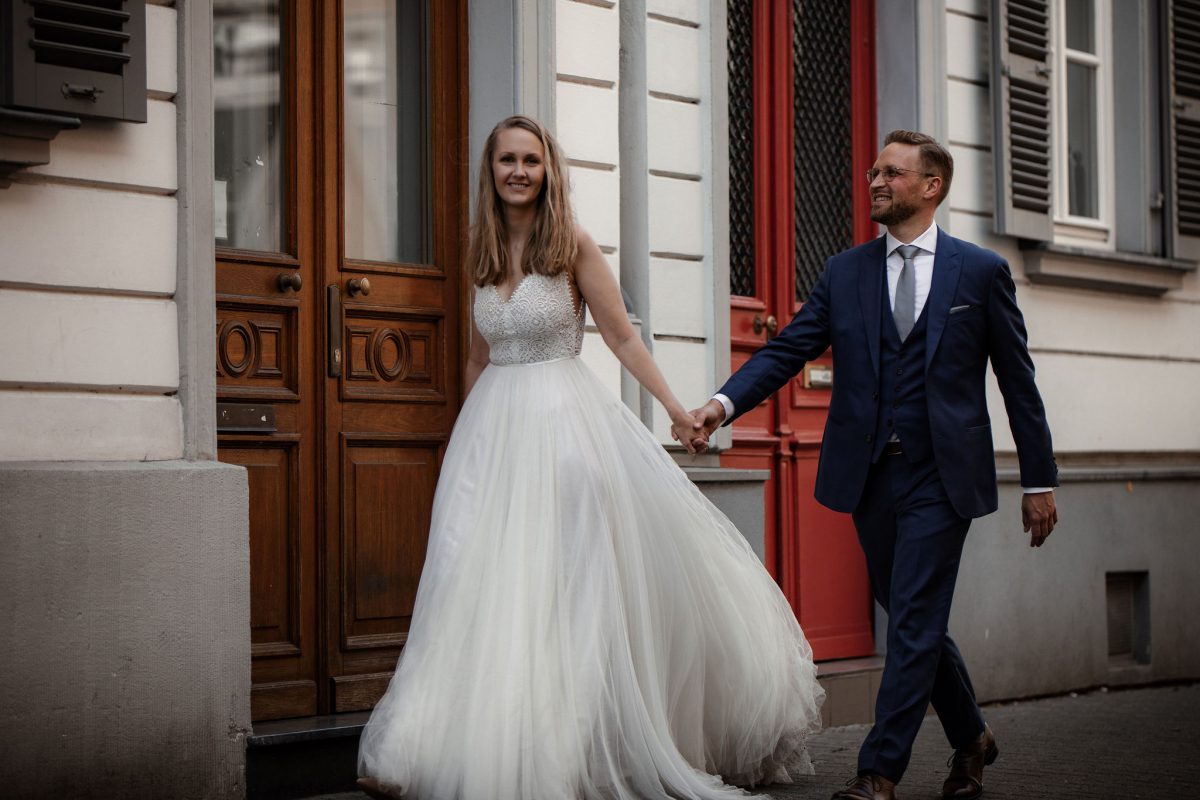 Hochzeitsfotos Wiesbaden - After-Wedding-Shooting mitten in der Stadt 24