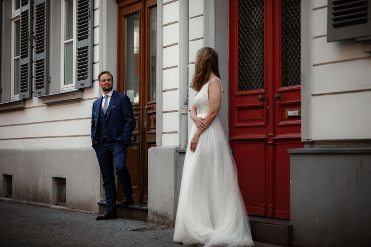 Hochzeitsfotos Wiesbaden - After-Wedding-Shooting mitten in der Stadt 26