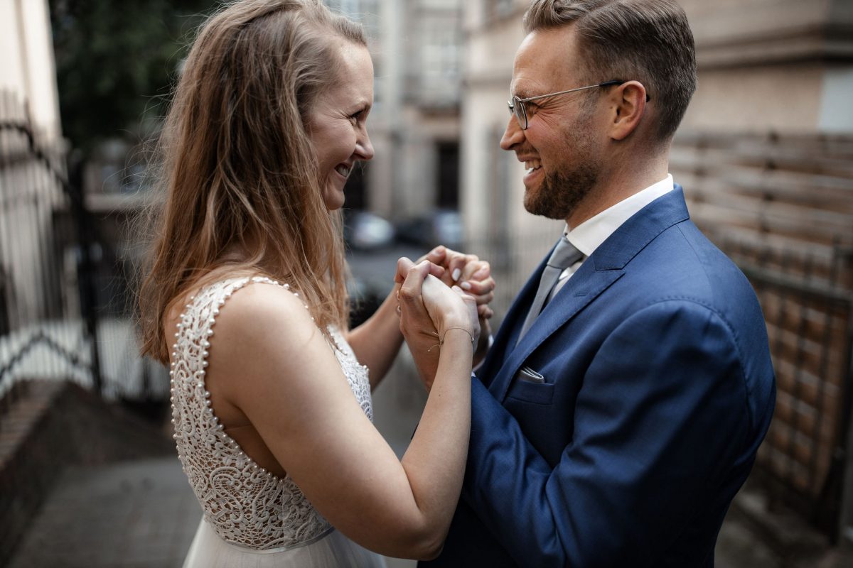 Hochzeitsfotos Wiesbaden - After-Wedding-Shooting mitten in der Stadt 67