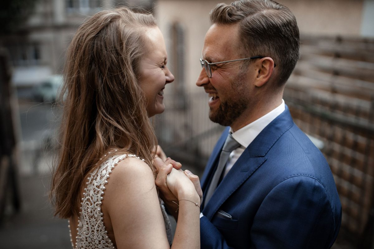 Hochzeitsfotos Wiesbaden - After-Wedding-Shooting mitten in der Stadt 68