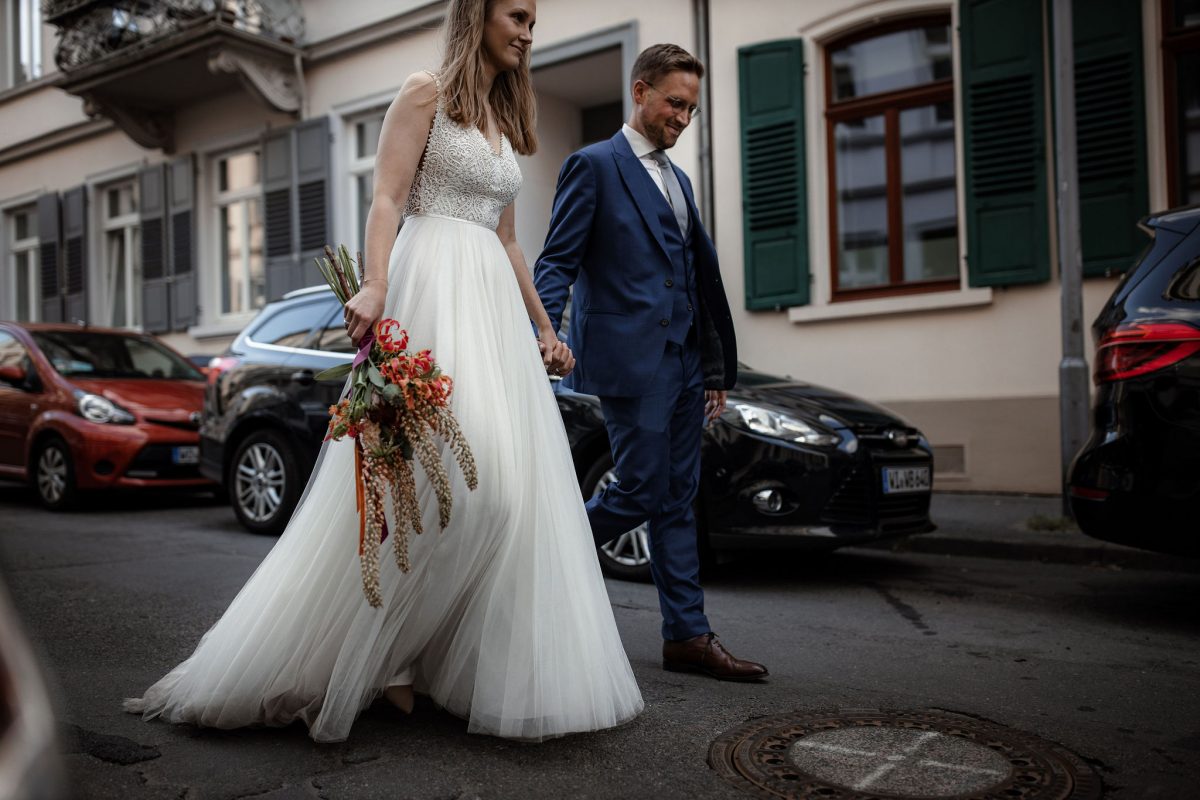 Hochzeitsfotos Wiesbaden - After-Wedding-Shooting mitten in der Stadt 72