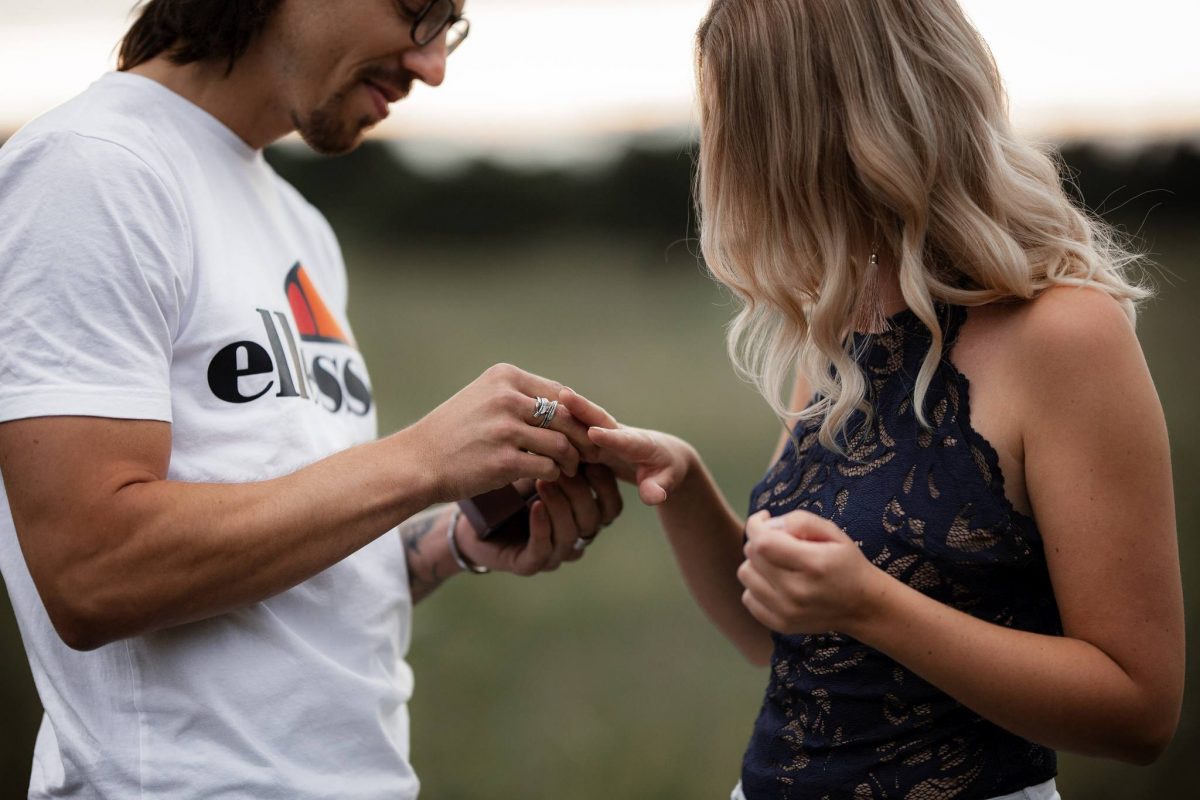 Paarfotos Mainzer Sand - Verlobungsshooting von Jenny und Patrice 22