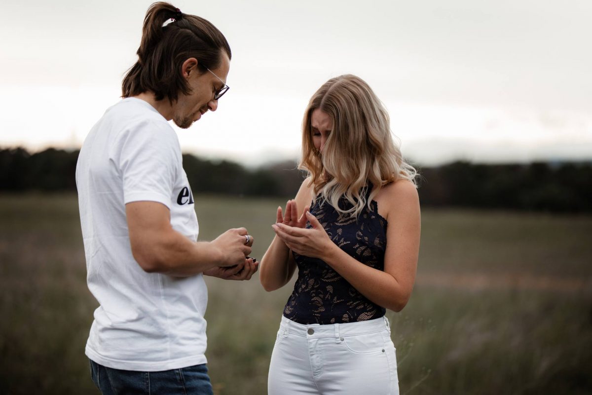 Paarfotos Mainzer Sand - Verlobungsshooting von Jenny und Patrice 23