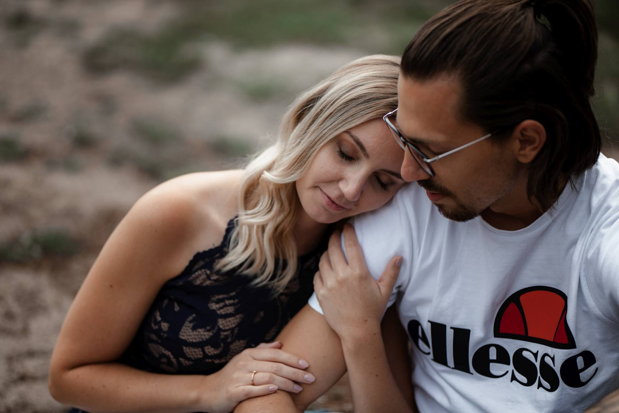 Paarfotos Mainzer Sand - Verlobungsshooting von Jenny und Patrice 1