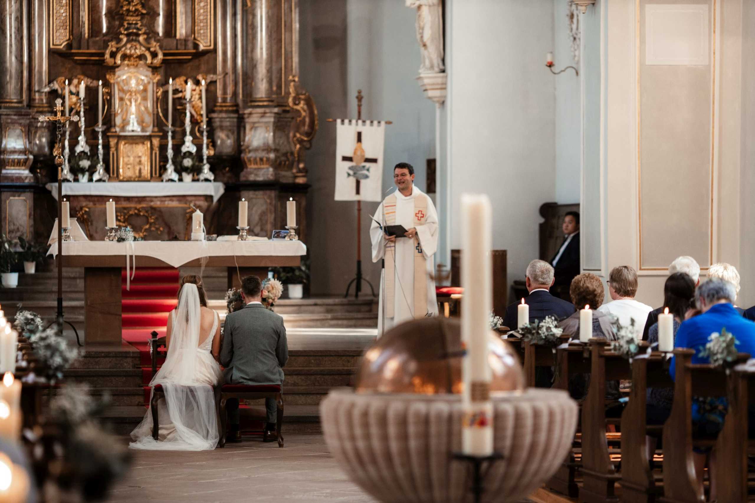 Als Hochzeitsfotograf in Bodenheim - kirchliche Trauung von Dominika und Julian 52