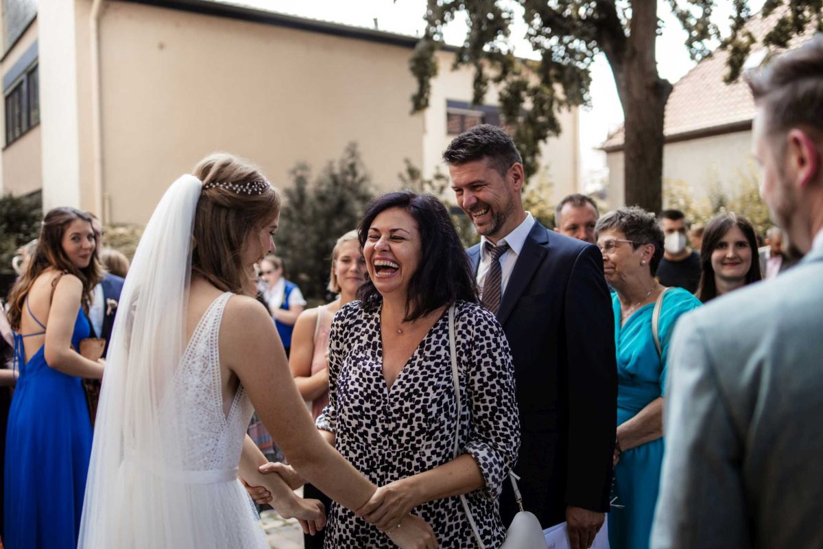 Als Hochzeitsfotograf in Bodenheim - kirchliche Trauung von Dominika und Julian 95