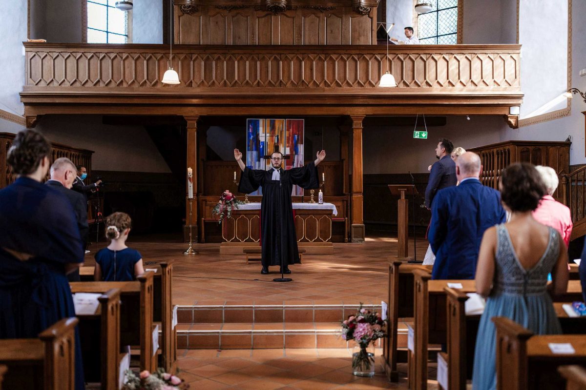 Als Hochzeitsfotograf in Guntersblum - kirchliche Trauung von Helgard & Sebastian 63