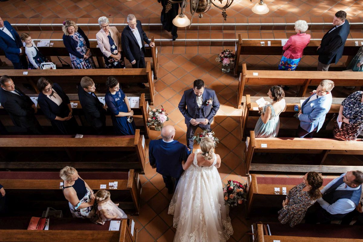 Als Hochzeitsfotograf in Guntersblum - kirchliche Trauung von Helgard & Sebastian 41