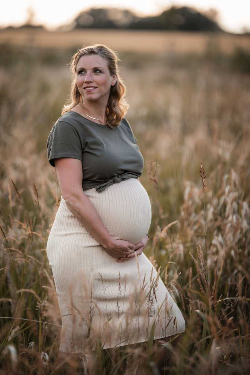 Babybauchfotos Undenheim - im Sonnenuntergang 23