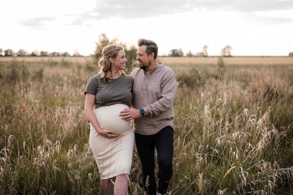 Babybauchfotos Undenheim - im Sonnenuntergang 25