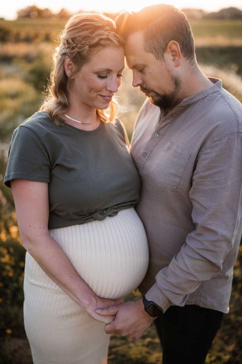 Babybauchfotos Undenheim - im Sonnenuntergang 37