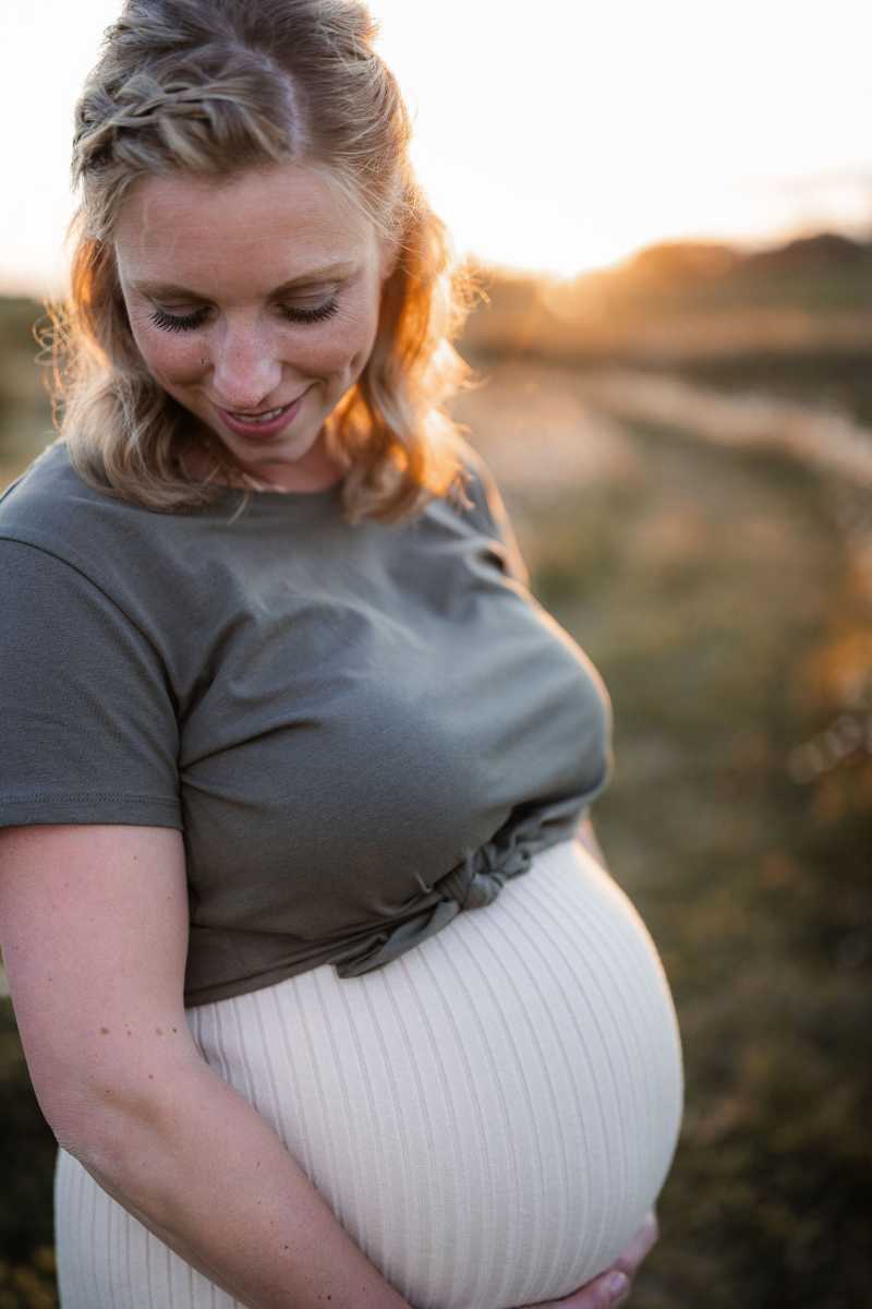 Babybauchfotos Undenheim - im Sonnenuntergang 55