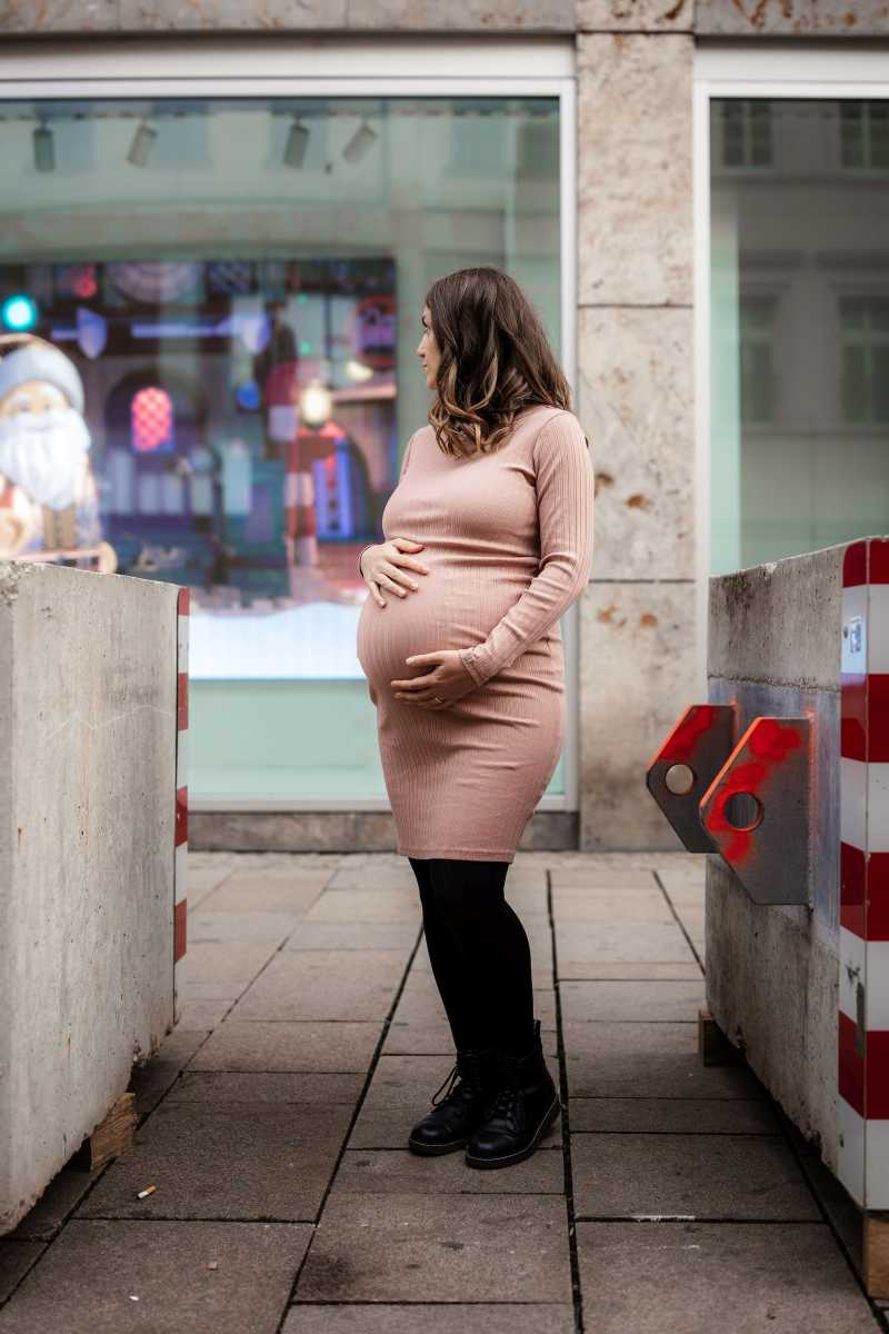 Babybauchfotos Wiesbaden: Ein urbanes Babybauchshooting 39