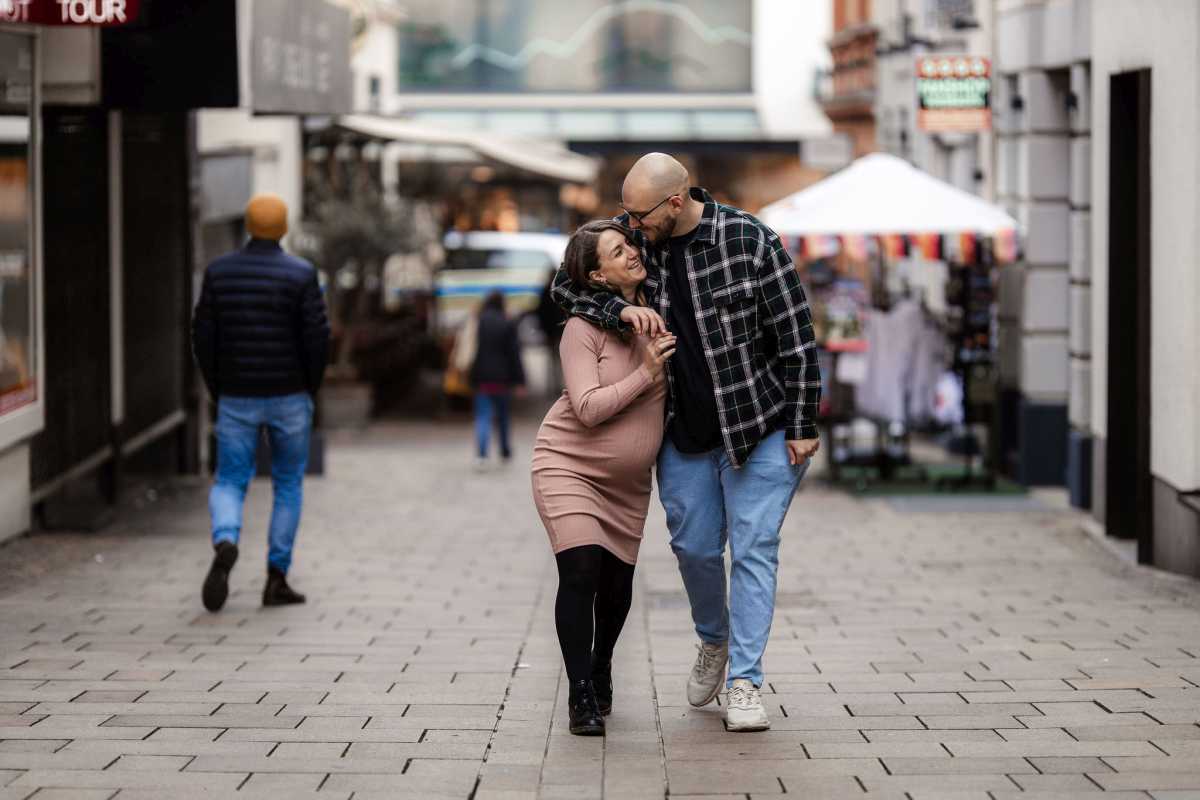 Babybauchfotos Wiesbaden: Ein urbanes Babybauchshooting 49