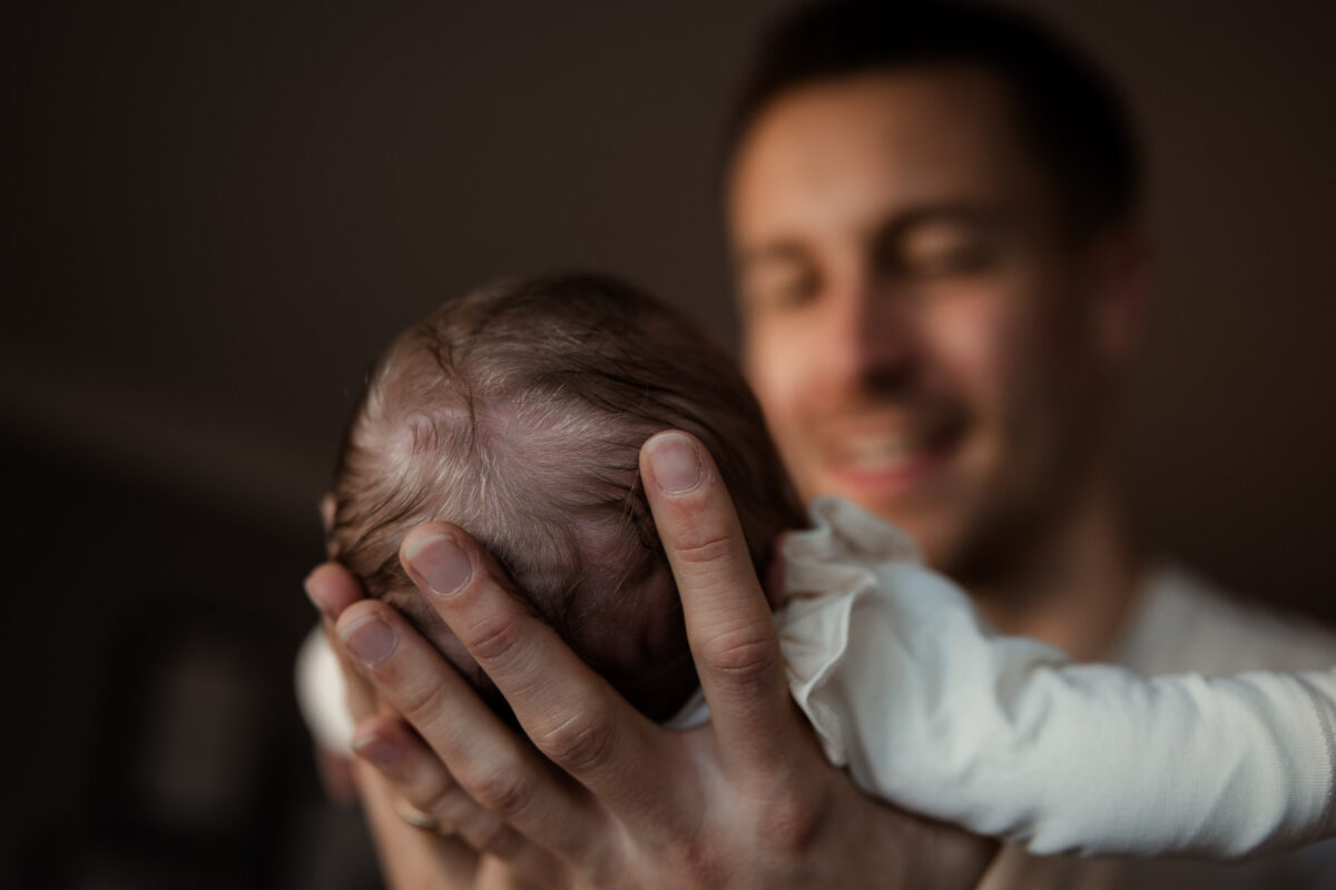 Newborn Homestory Bodenheim - Neugeborenenfotos zu Hause 26