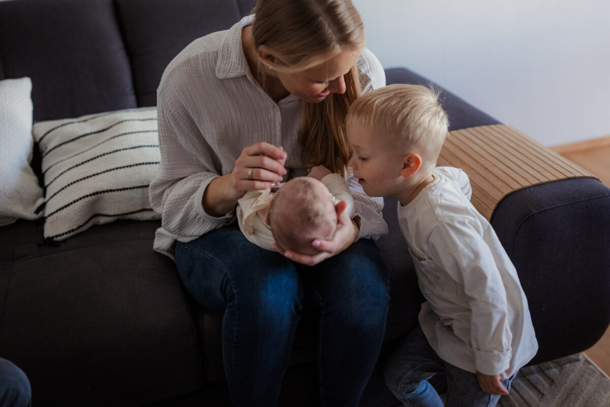 Newborn Homestory Bodenheim - Neugeborenenfotos zu Hause 41